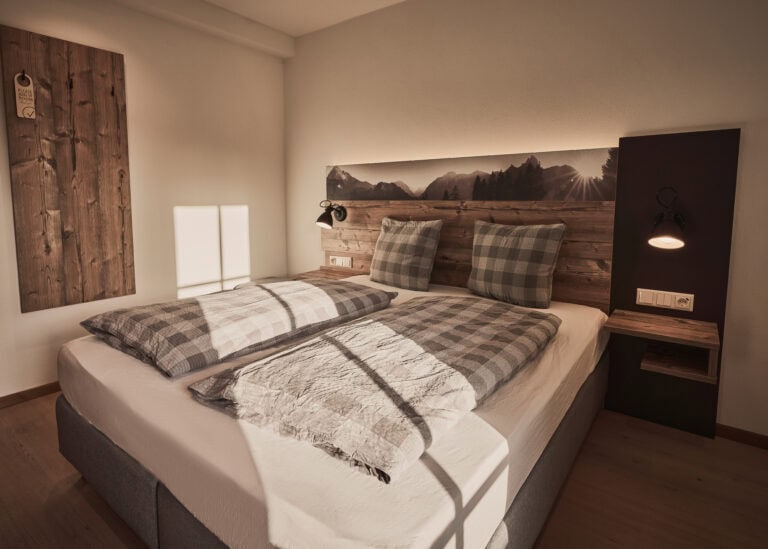 Doppelzimmer am Chiemsee in kleinem Hotel