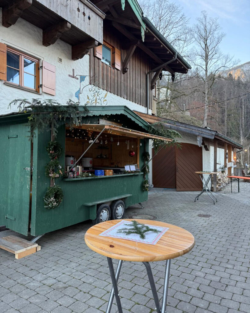 Der beliebte Glühweihnstand beim Raitner Wirt zur Weihnachtszeit
