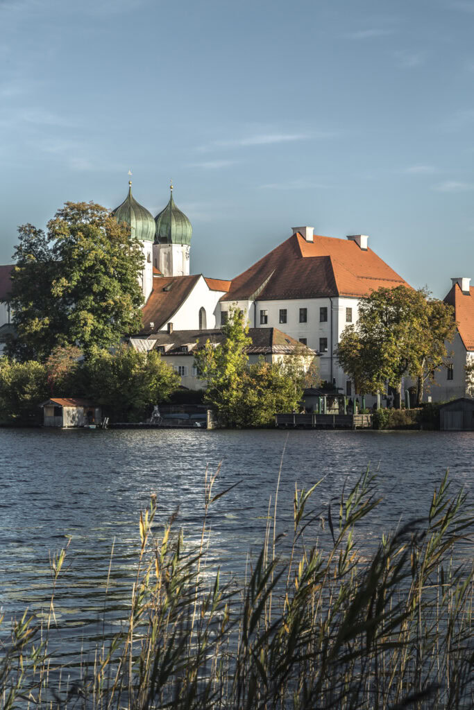 Kloster Seeon in Seeon-Seebruck im Sommer